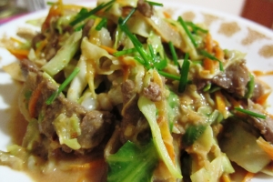 Beef and Cabbage Stir-Fry with Peanut Sauce